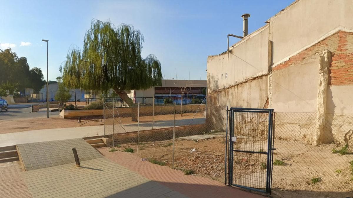 Terreno en venta en Dolores, Alicante photo 2