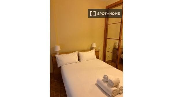 Habitación en piso compartido en alquiler en Chopera, Madrid thumbnail 1