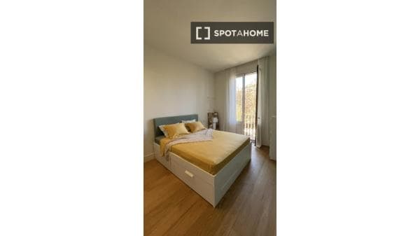 Habitación en piso compartido en alquiler en El Poble Sec, Barcelona photo 1