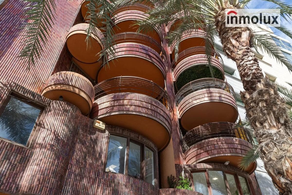 Venta de piso en Plaza de los Luceros, Alicante / Alacant
photo 3