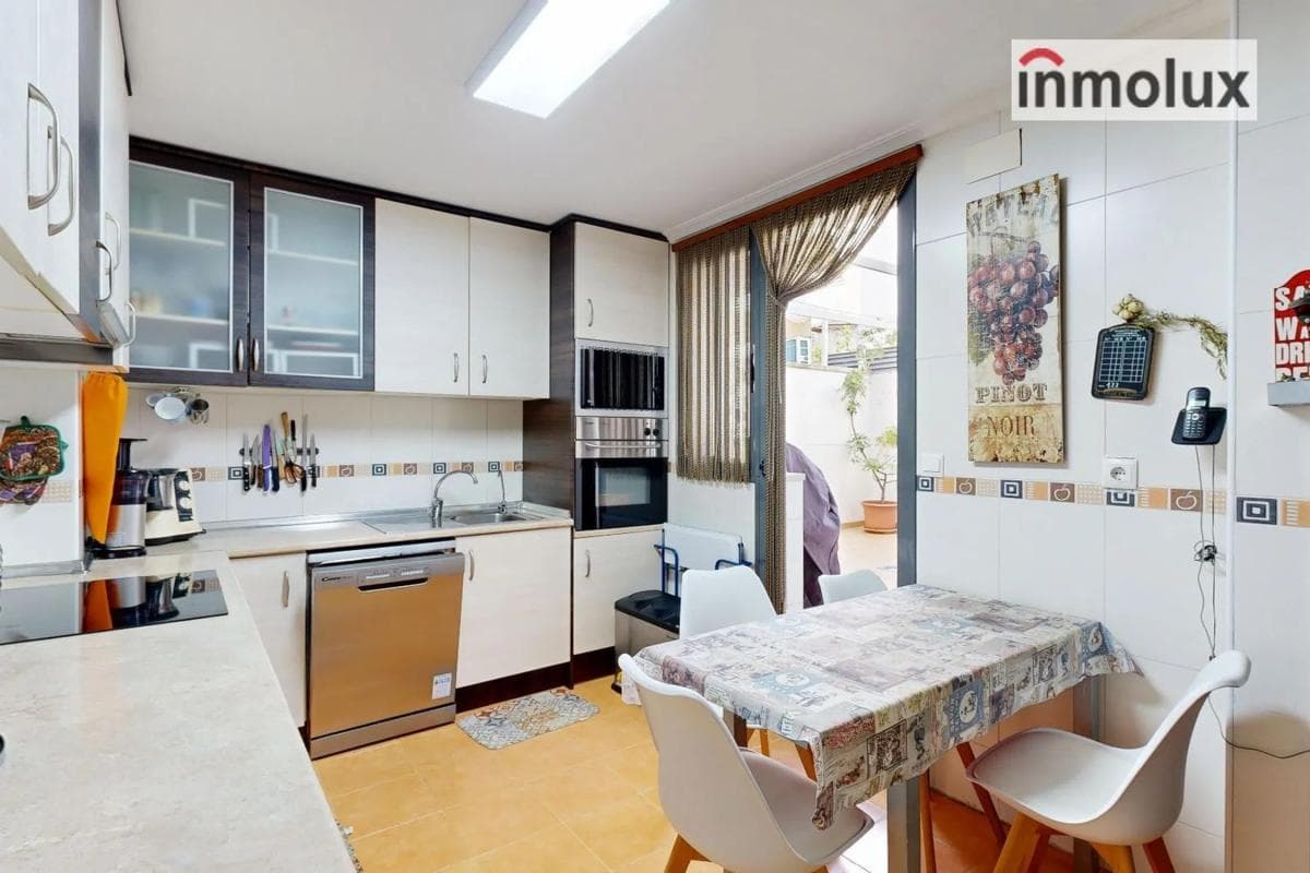 Venta de piso en Calle Cuenca, Alicante / Alacant
photo 2