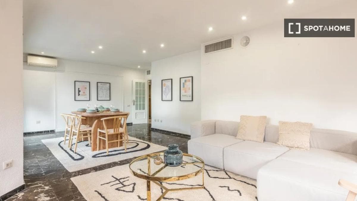 Properties for sale and rent in Spain photo 4