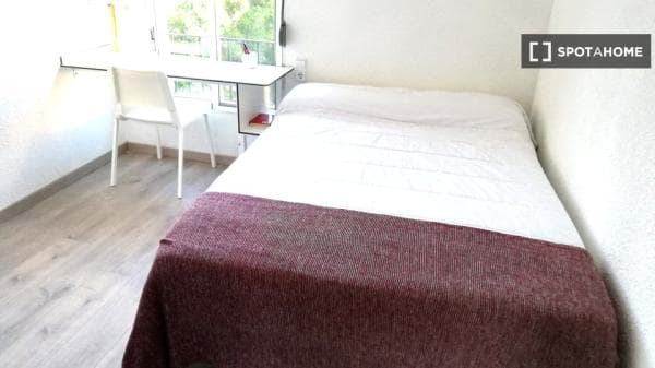 Habitación en piso compartido en valència photo 1