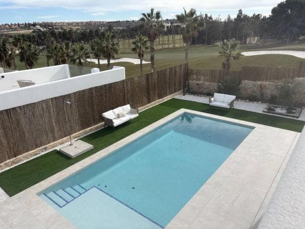 Chalet independiente en venta en Avenida Antonio Pedrera Soler, 1248, Algorfa
thumbnail 1