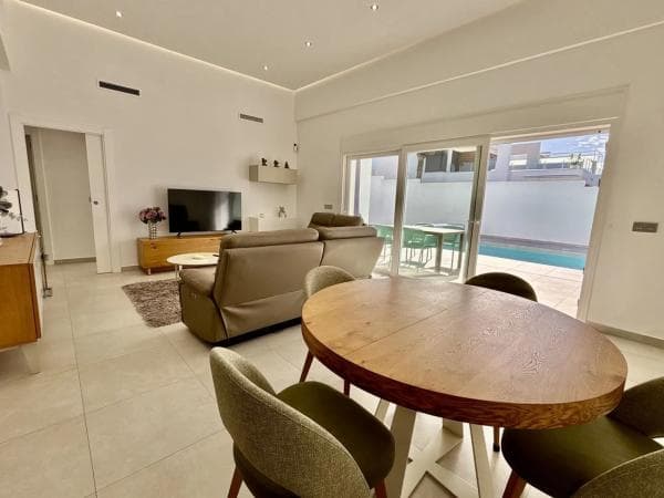 Chalet independiente en venta en Benijofar, Benijofar
thumbnail 1