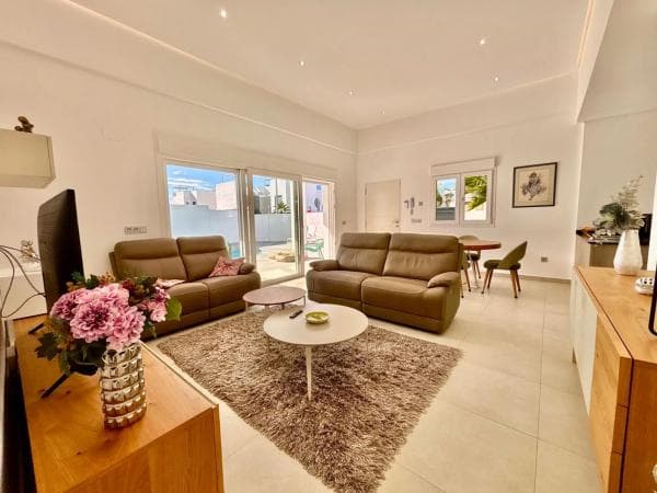 Chalet independiente en venta en Benijofar, Benijofar
photo 1