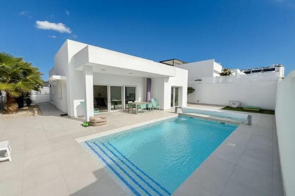 Chalet independiente en venta en Benijofar, Benijofar
thumbnail 1