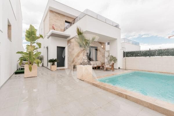 Chalet independiente en venta en Benijofar, Benijofar
photo 1