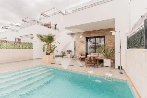 Chalet independiente en venta en Benijofar, Benijofar
thumbnail 1
