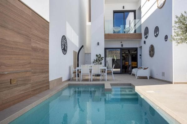 Chalet independiente en venta en Calle Infanta Cristina, Benijofar
photo 1