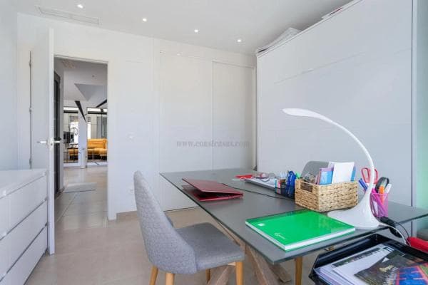 Chalet independiente en venta en Calle Infanta Cristina, Benijofar
thumbnail 2