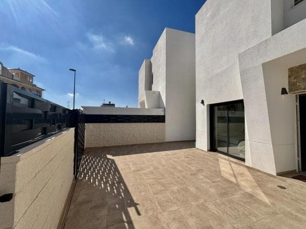 Chalet independiente en venta en Calle Antonio Orts, Benijofar
thumbnail 1
