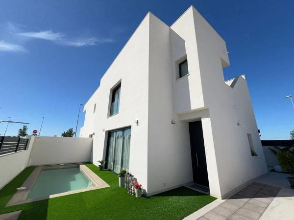 Chalet independiente en venta en Benijofar, Benijofar
photo 1