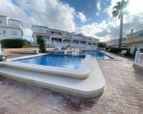 Chalet independiente en venta en Benijofar, Benijofar
photo 1