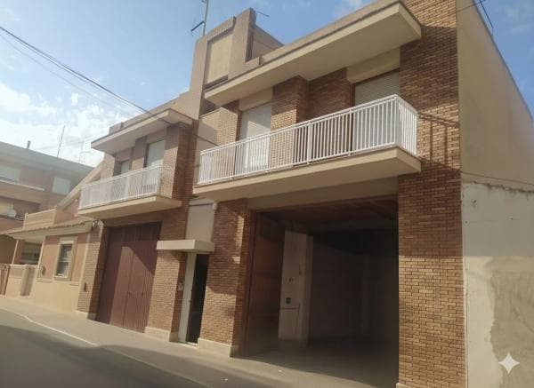 Четырехквартирный дом на продажу на Calle Aureliano Díaz, 68 , Бигастро photo 1
