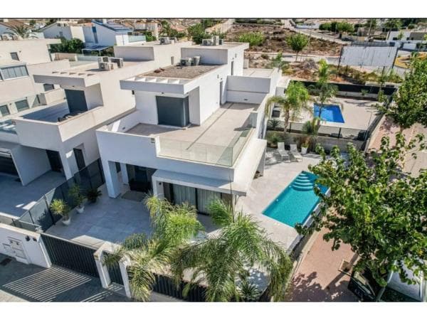 Chalet independiente en venta en Dolores, Dolores
photo 1