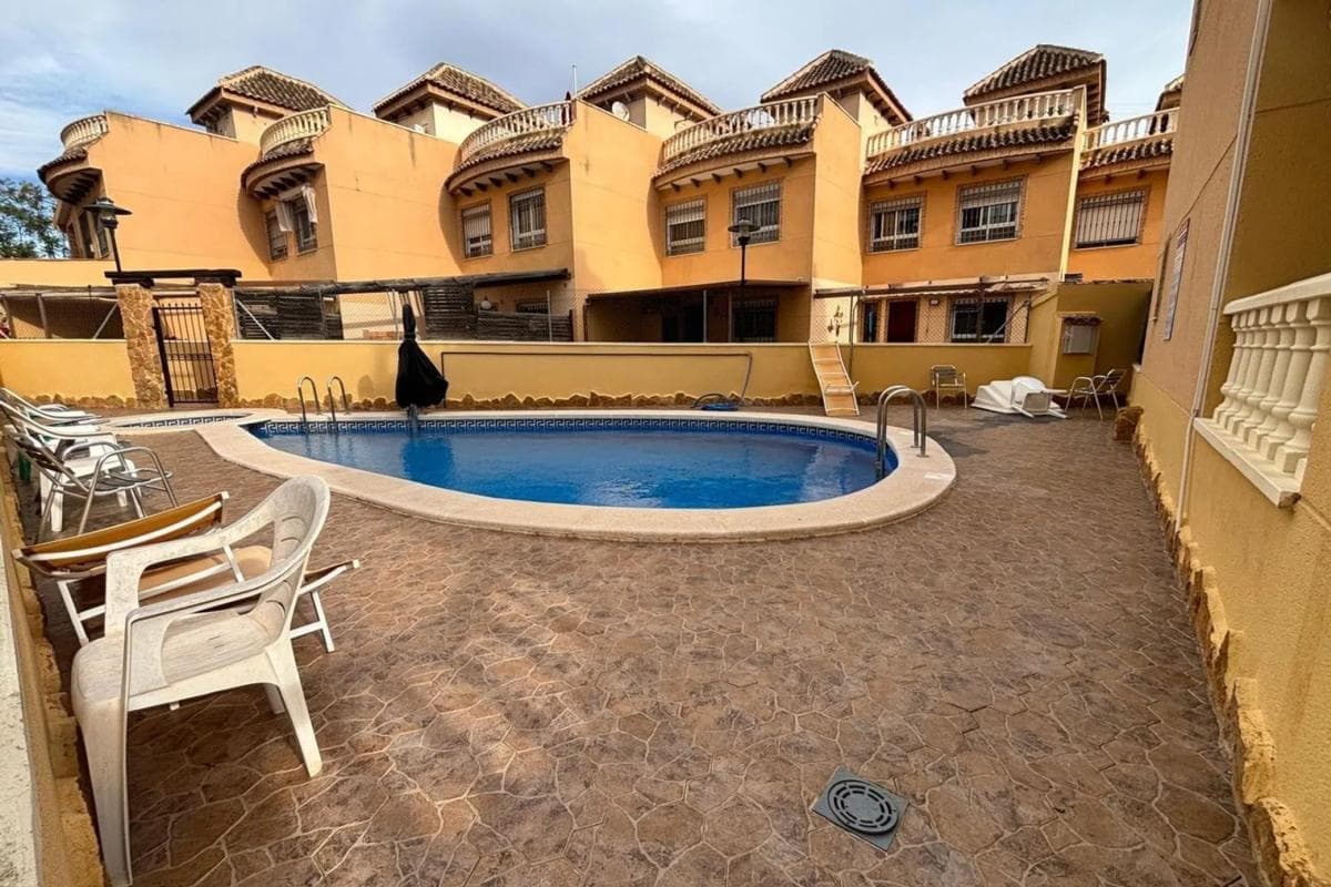 Venta de chalet adosado en Urbanizaciones , Guardamar del Segura photo 4