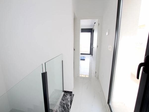 Chalet pareado en calle Chumbera photo 1
