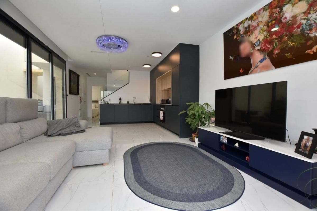 Sale of independent chalet in Calle Chumbera, Los Montesinos
photo 4