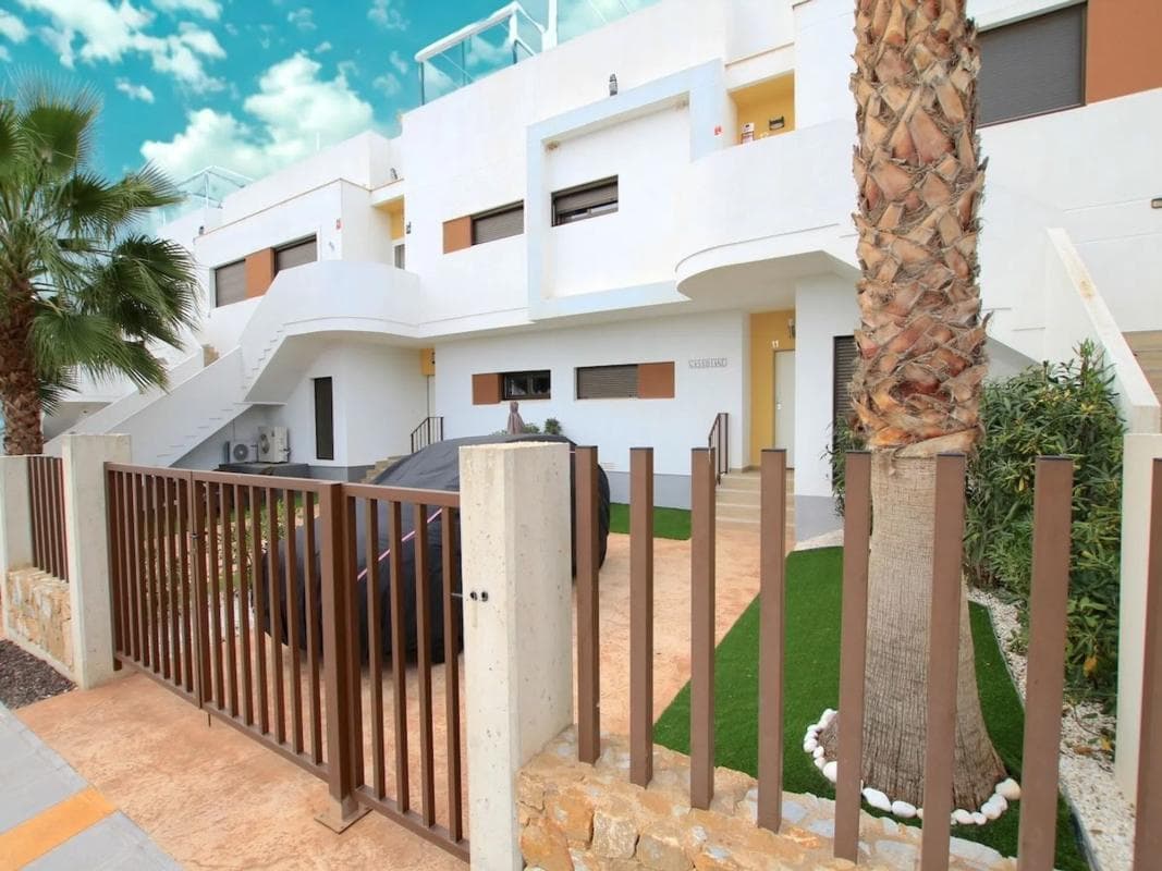 Venta de piso en Urbanizacion Vistabella, Orihuela
photo 2