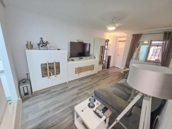 Sale of flat in Calle Melocotonero, Orihuela
photo 1