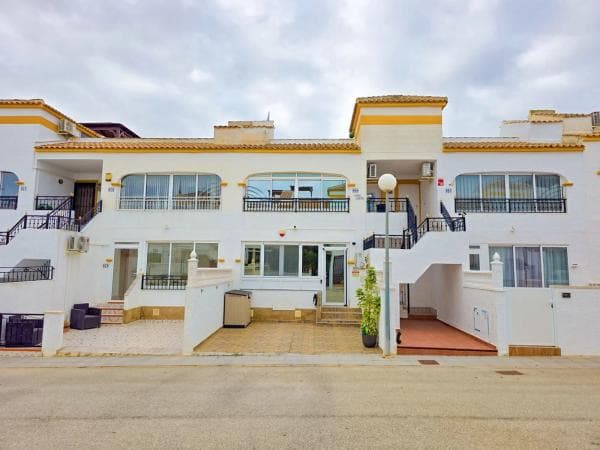 Sale of flat in Calle Melocotonero, Orihuela
thumbnail 1