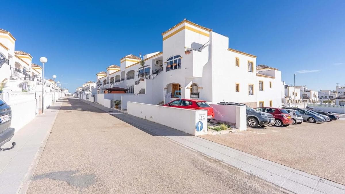Venta de piso en Desamparados-Hurchillo-Torremendo, Orihuela
photo 4