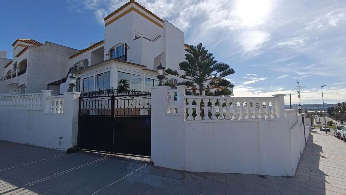 Venta de piso en Desamparados-Hurchillo-Torremendo, Orihuela
photo 3