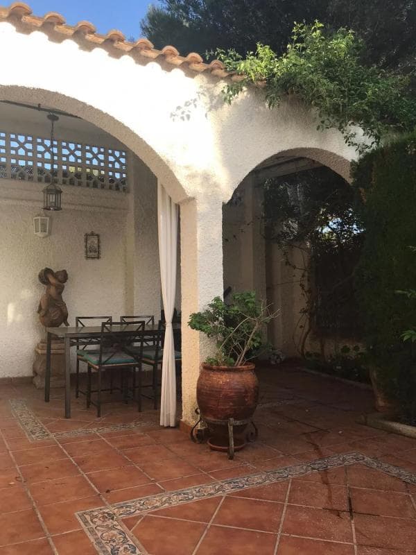 Venta de chalet independiente en Calle Benito Pérez Galdós, 28, Orihuela
photo 2