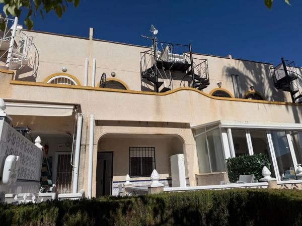 Independent chalet for sale in Barrio La Florida, Orihuela
thumbnail 1