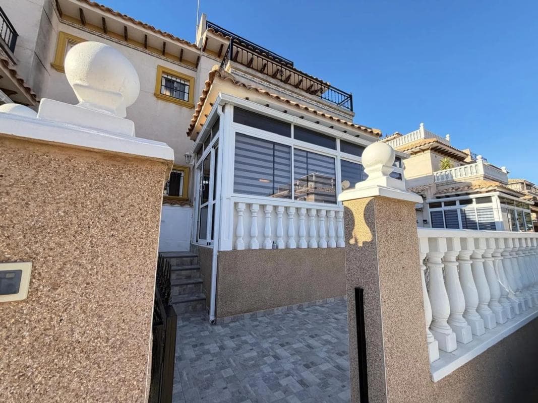 Venta de chalet adosado en Calle Chile , Orihuela photo 3