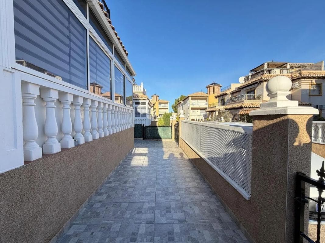 Venta de chalet adosado en Calle Chile , Orihuela photo 5