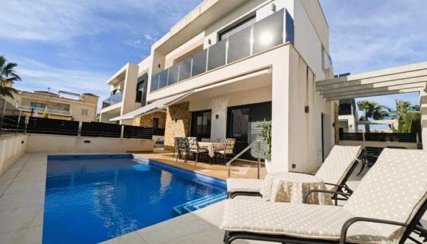 Chalet wolnostojący na sprzedaż w Calle Cabo Trafalgar, Orihuela photo 1