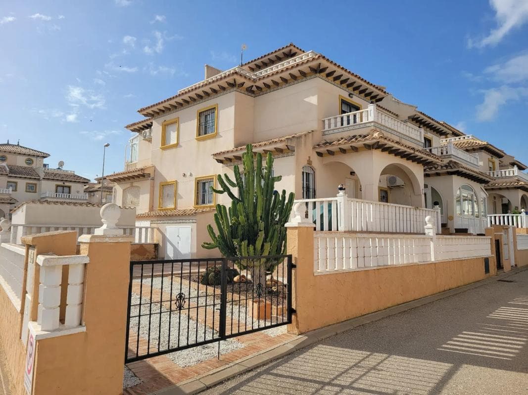 Venta de chalet adosado en Calle Castillo de la Mola, 2 , Orihuela photo 5