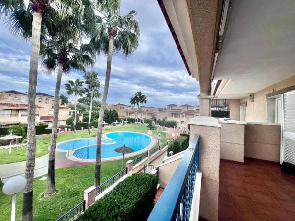 Chalet independiente en venta en Mil Palmeras, Pilar de la Horadada
thumbnail 1