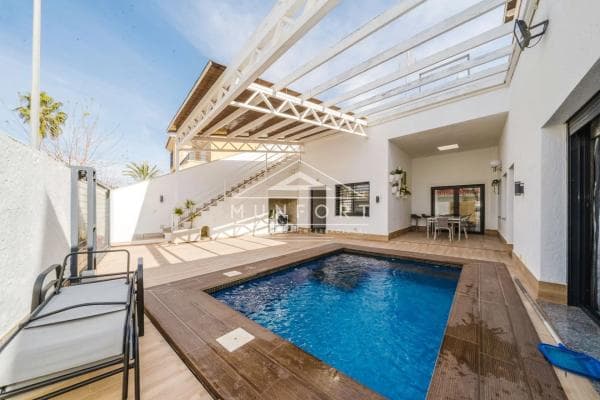 Chalet independiente en venta en Torre de la Horadada, Pilar de la Horadada
photo 1