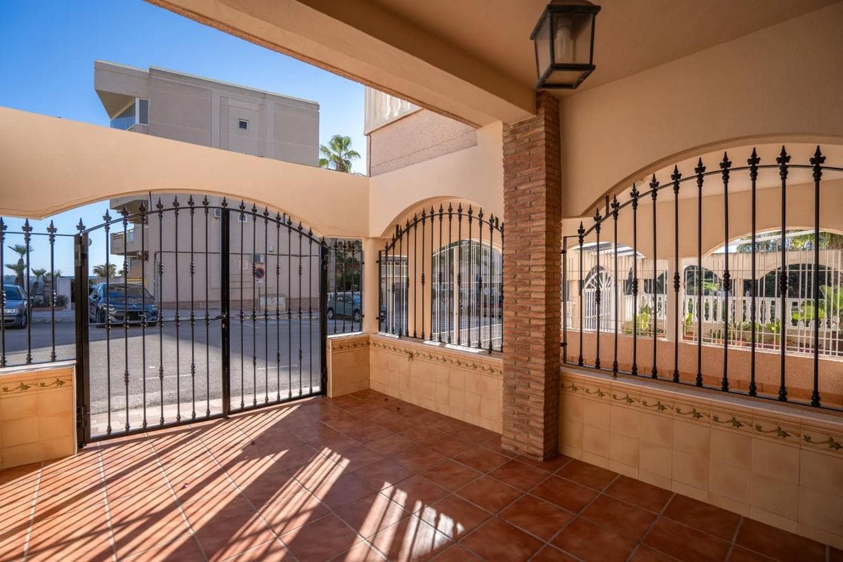 Venta de chalet adosado en Avenida de Francia , Pilar de la Horadada photo 3