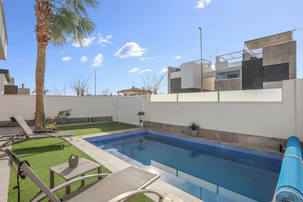 Venta de chalet independiente en Calle la Isla, Pilar de la Horadada
photo 3