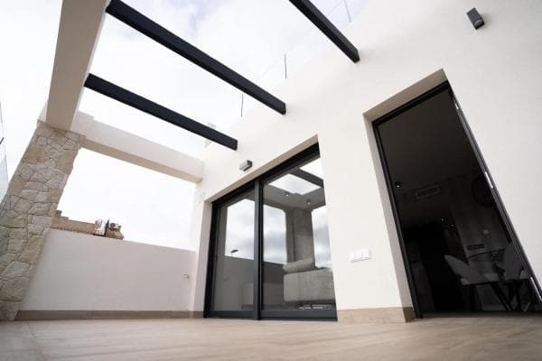Chalet independiente en venta en Zona Pueblo, Pilar de la Horadada
thumbnail 1