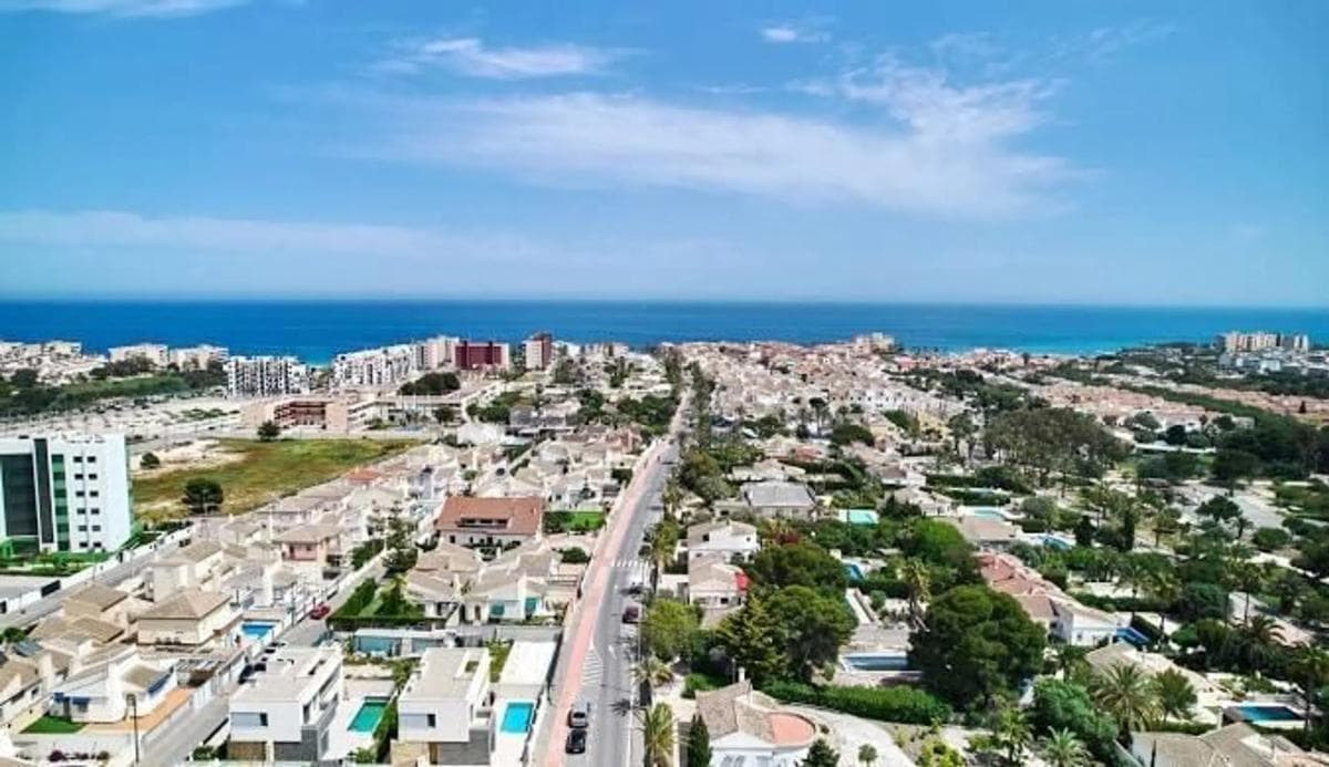 Venta de chalet independiente en Avenida del Mare Nostrum, Pilar de la Horadada
photo 2