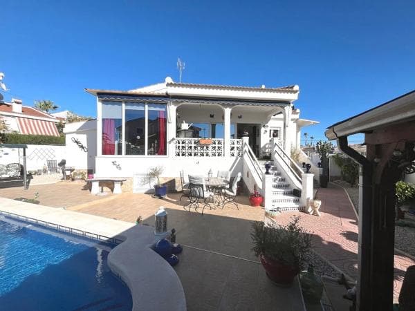 Chalet independiente en venta en Calle Azul, Rojales
photo 1