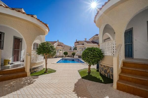 Chalet independiente en venta en Calle Sierra, 6, Rojales
photo 1