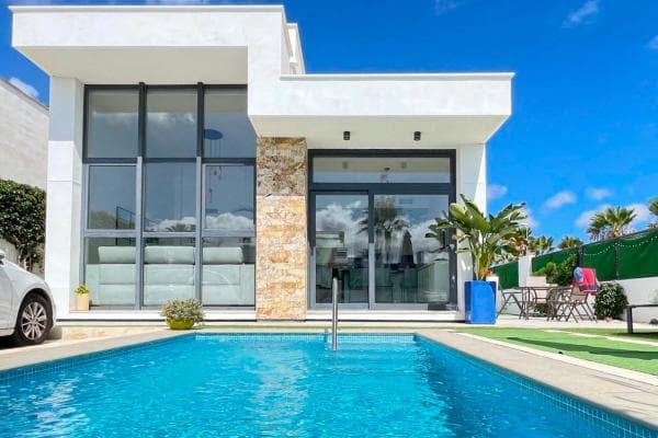 Chalet independiente en venta en Barrio Pueblo Bravo, Rojales
thumbnail 1