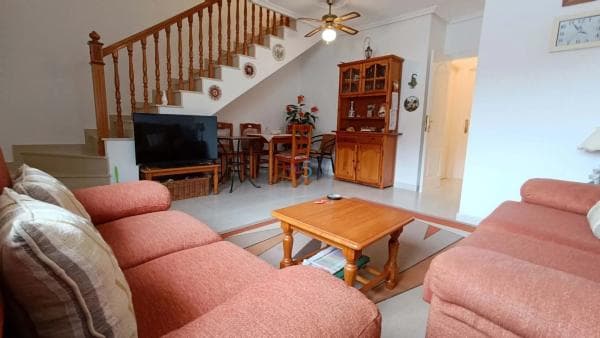 Chalet pareado photo 1