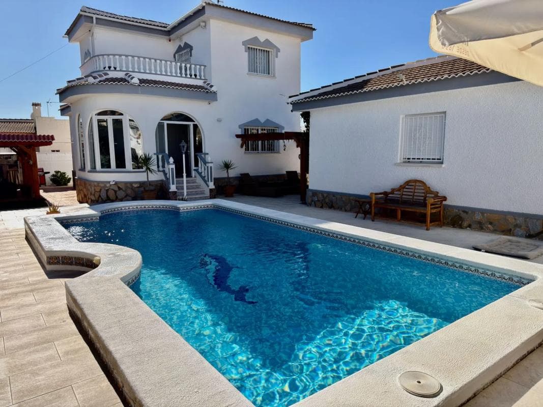Venta de chalet independiente en Calle Bloque Bravo Number Three s/n, Rojales
photo 5