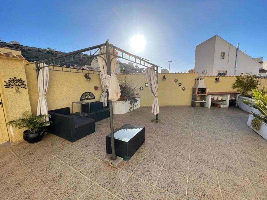 Venta de chalet independiente en Avenida Río Ebro, Rojales
photo 2