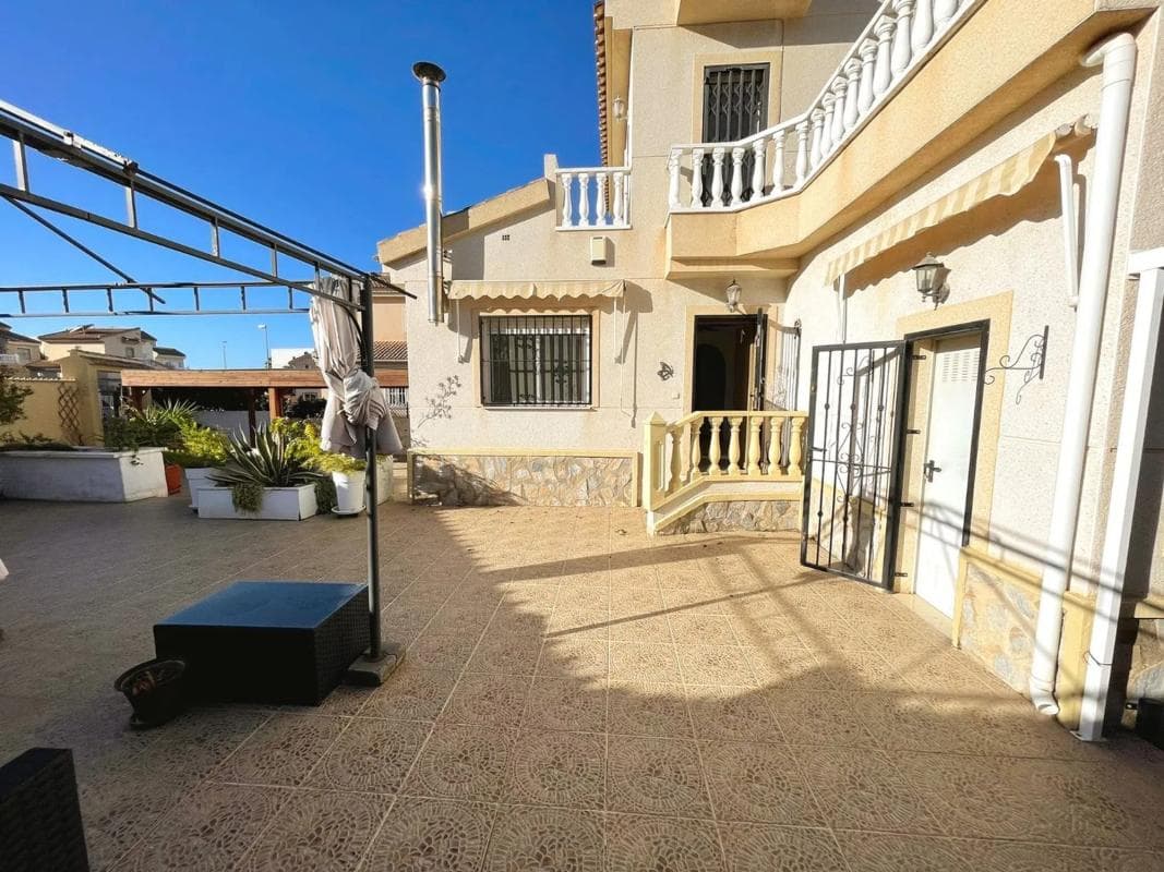 Venta de chalet independiente en Avenida Río Ebro, Rojales
photo 3