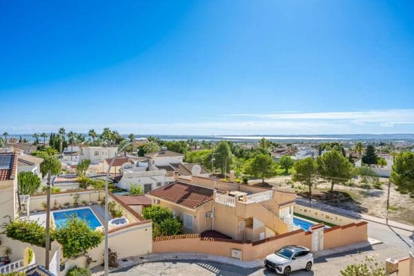Chalet independiente en venta en Calle velazquez s/n, Rojales
thumbnail 1