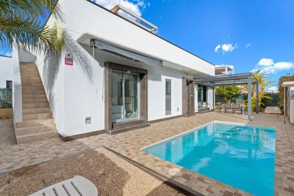 Chalet independiente en venta en Avenida del Salvador, 12, Rojales
photo 1