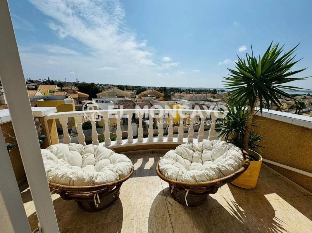 Venta de chalet adosado en Calle Isla Menorca Número 2 , Rojales photo 2